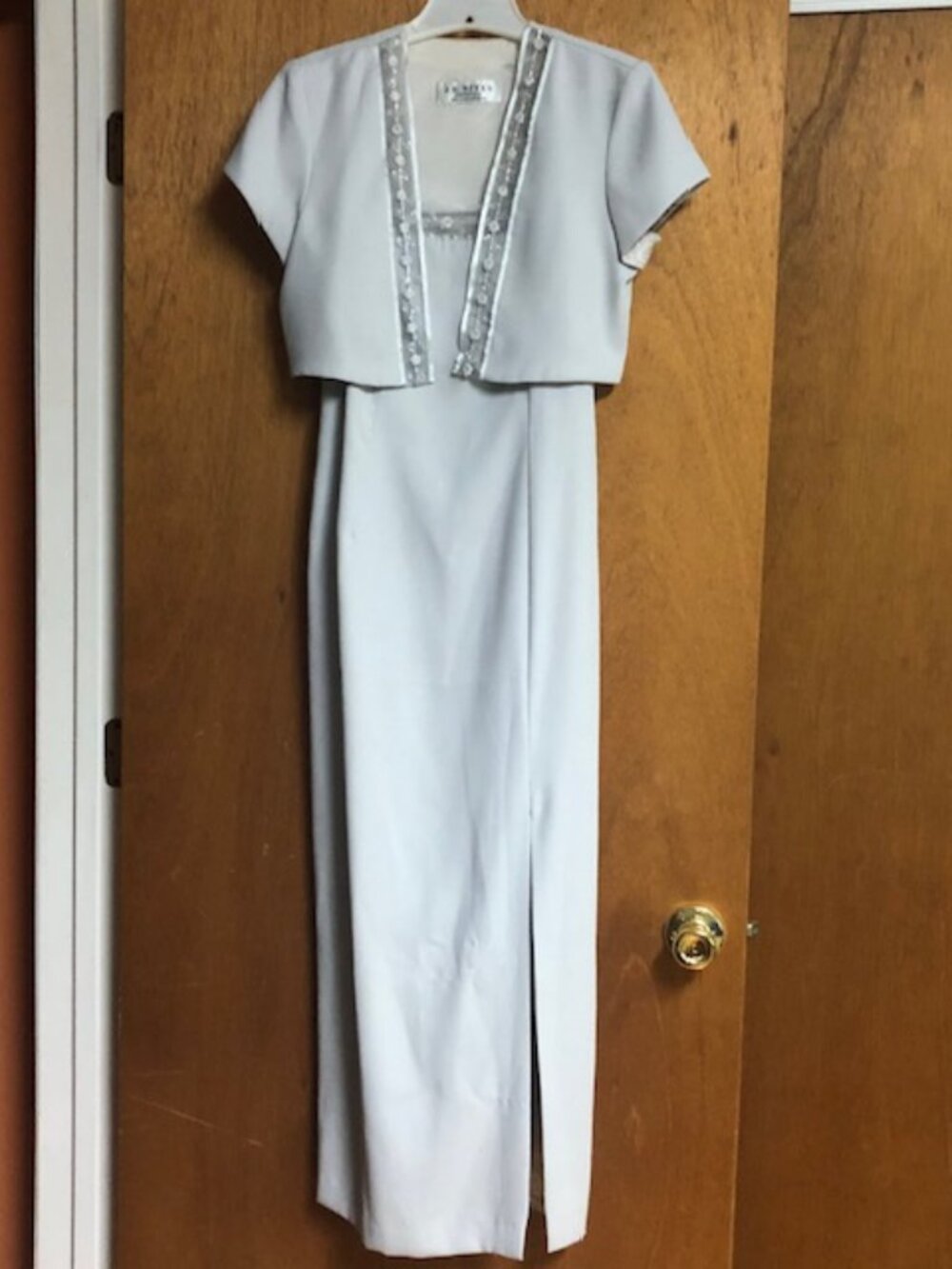 Woman's Petite Light Gray 2 Piece Dress Size 4P